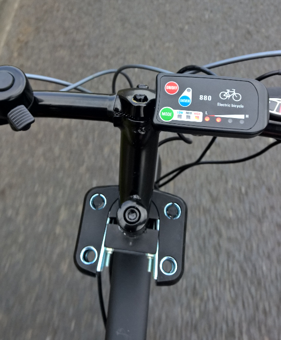 The control unit on the handle bars